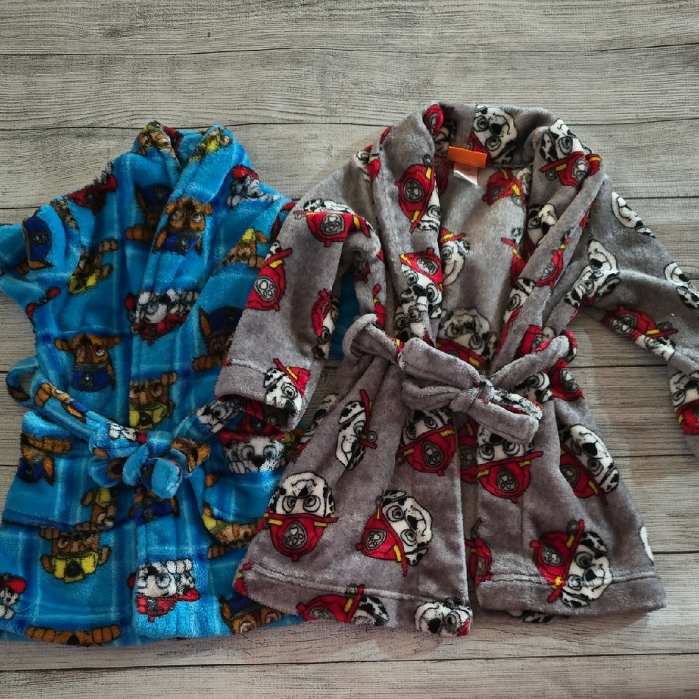 Nickelodeon Gray and Red Cartoon Robe